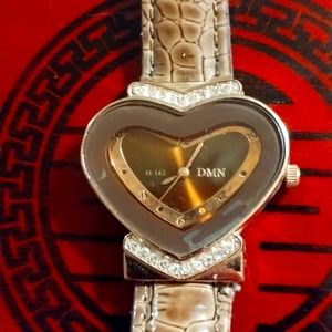 DMN Women's brown leather heart watch with rhinestones bling bling!